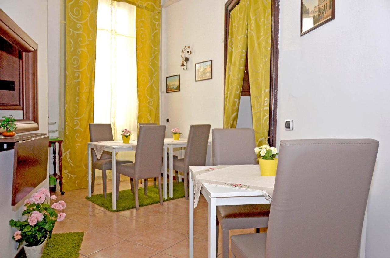 Bed & Breakfast A Castel Capuano Neapel Exterior foto